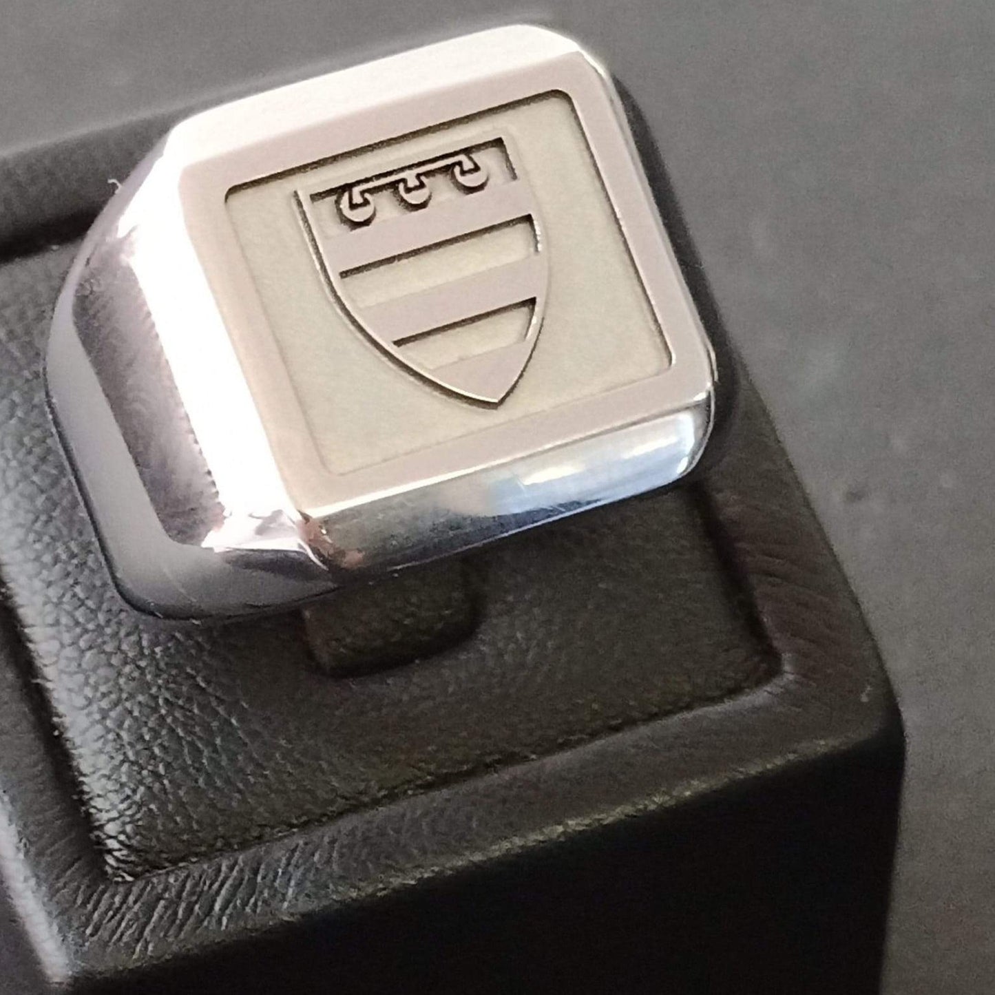 Old Greys' Union - The Signet Ring