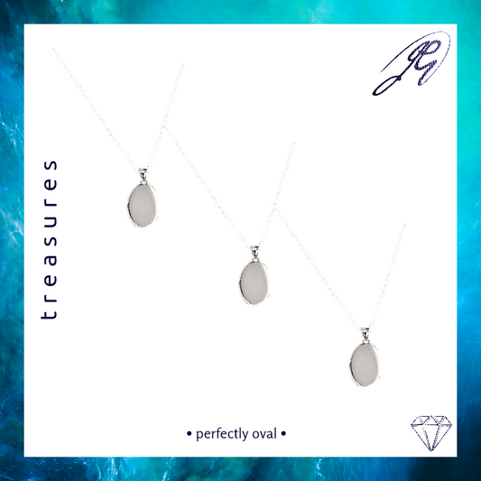 treasures • petit locket